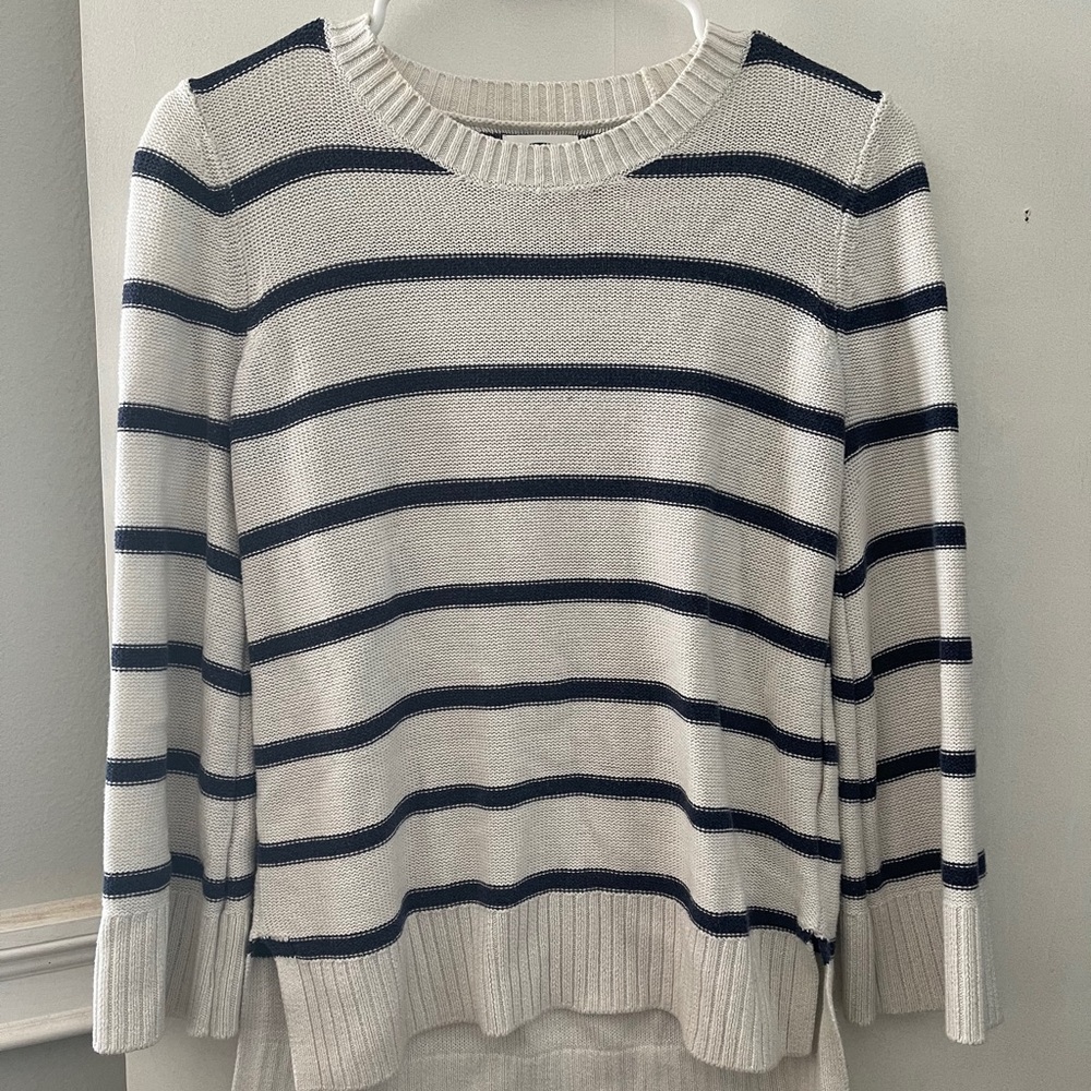 Old Navy sweater